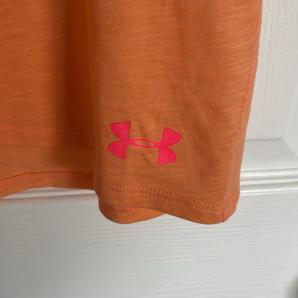 Women’s small Under Armour tshirt - Picture 2 of 4